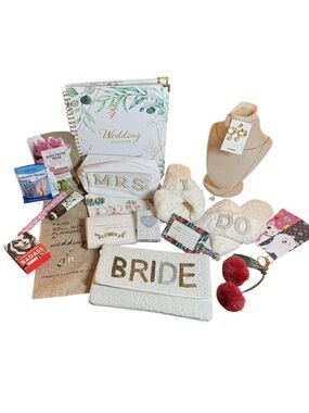 Bridal‎ Gift Set - White & Gold "BRIDE" Pouch + "MRS" & "I DO" Accessories